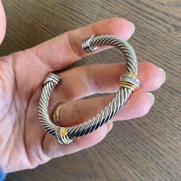 Pair Of Two-Toned Cable Style Bangles - Picture 2 of 9